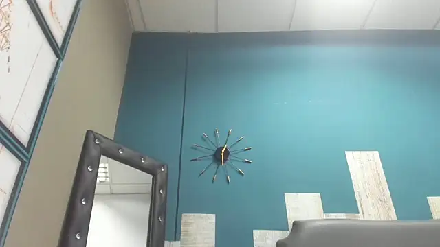 Ian1  online show from November 18, 2025, 11:14 am