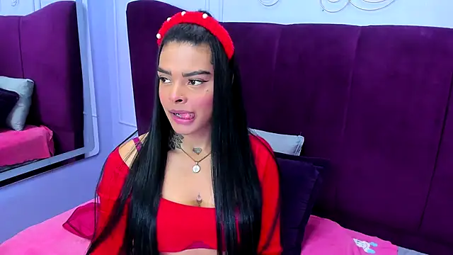 Snapshot of EmmaEbony_ chatting on October 30, 2025, 8:27 am EmmaEbony online show from October 30, 2025, 8:27 am