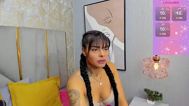 Snapshot of EmmaEbony_ chatting on November 5, 2025, 2:50 pm EmmaEbony online show from November 5, 2025, 2:50 pm