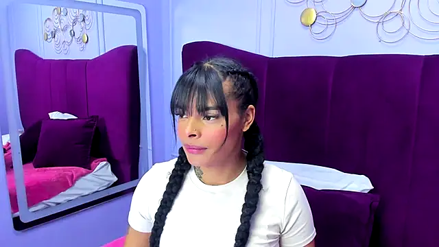 Snapshot of EmmaEbony_ chatting on November 14, 2025, 10:14 am EmmaEbony online show from November 14, 2025, 10:14 am