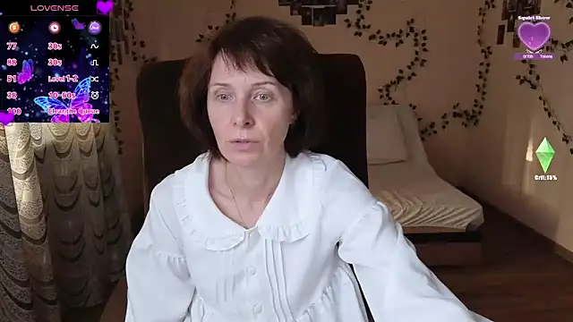 Lia Tito online show from September 23, 2025, 1:58 pm