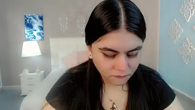 maddissonivanova online show from November 18, 2025, 7:07 pm