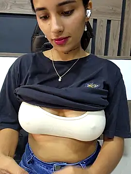 Snapshot of Lorena_Mcfly chatting on September 15, 2025, 1:22 pm Lorena Mcfly online show from September 15, 2025, 1:22 pm