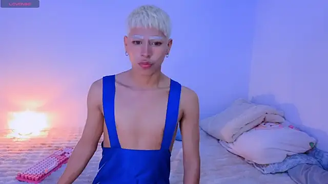 Snapshot of taichi_bluy chatting on September 10, 2025, 4:34 am taichi bluy online show from September 10, 2025, 4:34 am