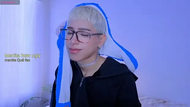 Snapshot of taichi_bluy chatting on September 19, 2025, 5:35 pm taichi bluy online show from September 19, 2025, 5:35 pm