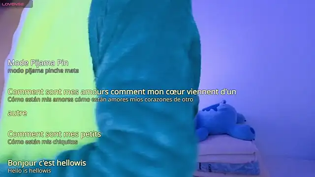 Snapshot of taichi_bluy chatting on September 20, 2025, 7:04 pm taichi bluy online show from September 20, 2025, 7:04 pm