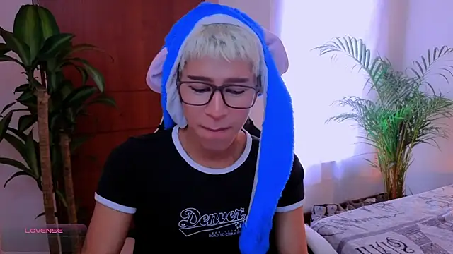 Snapshot of taichi_bluy chatting on September 26, 2025, 7:07 pm taichi bluy online show from September 26, 2025, 7:07 pm