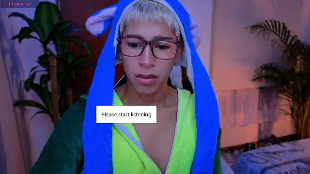 Snapshot of taichi_bluy chatting on September 29, 2025, 11:53 pm taichi bluy online show from September 29, 2025, 11:53 pm