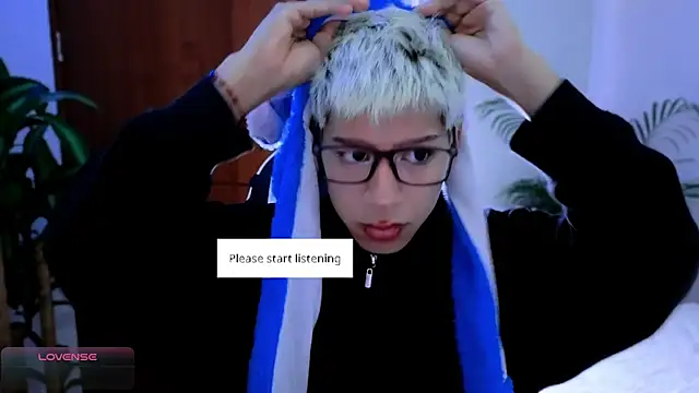 Snapshot of taichi_bluy chatting on October 6, 2025, 8:50 pm taichi bluy online show from October 6, 2025, 8:50 pm