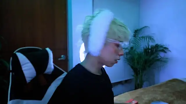 Snapshot of taichi_bluy chatting on October 26, 2025, 3:12 am taichi bluy online show from October 26, 2025, 3:12 am