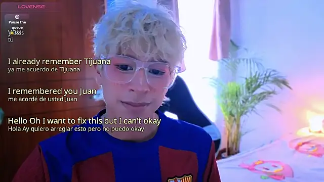 Snapshot of taichi_bluy chatting on October 30, 2025, 5:35 pm taichi bluy online show from October 30, 2025, 5:35 pm