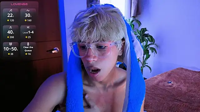 Snapshot of taichi_bluy chatting on November 8, 2025, 7:34 pm taichi bluy online show from November 8, 2025, 7:34 pm