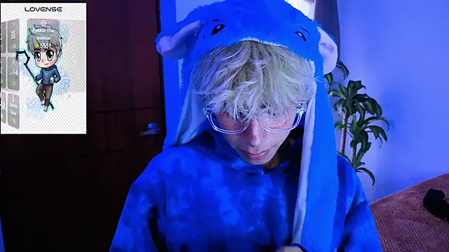 Snapshot of taichi_bluy chatting on November 9, 2025, 7:56 pm taichi bluy online show from November 9, 2025, 7:56 pm