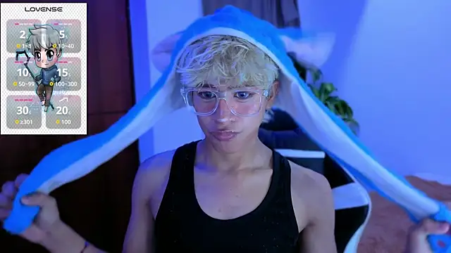 Snapshot of taichi_bluy chatting on November 17, 2025, 7:58 am taichi bluy online show from November 17, 2025, 7:58 am