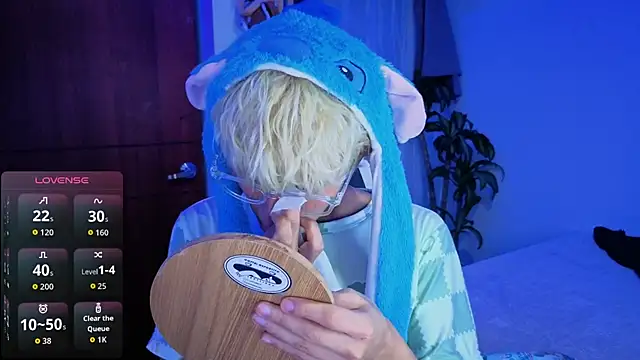 Snapshot of taichi_bluy chatting on December 3, 2025, 11:36 pm taichi bluy online show from December 3, 2025, 11:36 pm