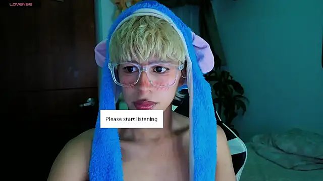 Snapshot of taichi_bluy chatting on December 4, 2025, 11:57 pm taichi bluy online show from December 4, 2025, 11:57 pm