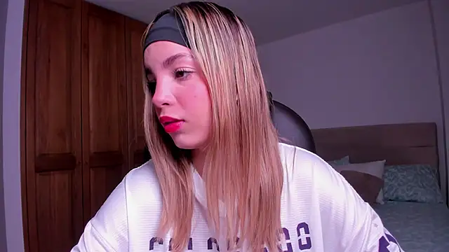 jana parissi online show from October 3, 2025, 7:22 pm