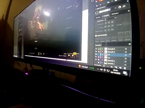 Snapshot of Veww1313 chatting on October 6, 2025, 11:07 am Veww1313 online show from October 6, 2025, 11:07 am