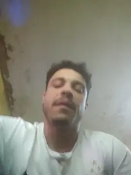 Snapshot of Veww1313 chatting on October 10, 2025, 6:40 pm Veww1313 online show from October 10, 2025, 6:40 pm