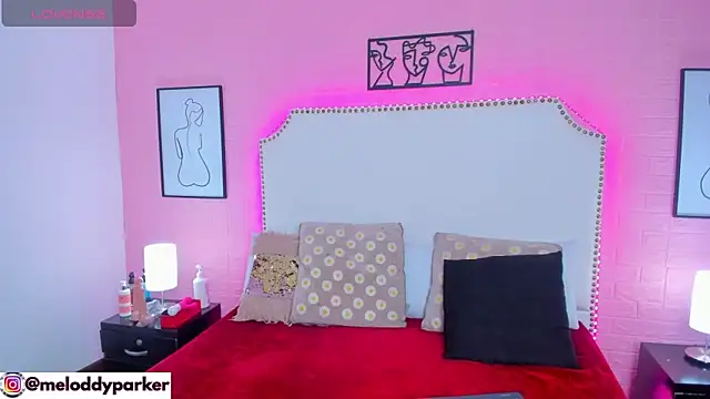 Meloddy Parkerr  online show from October 19, 2025, 4:35 am