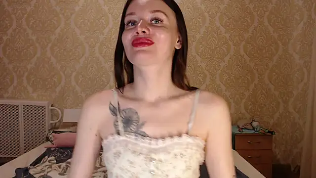 Kitkaat00 online show from October 12, 2025, 3:11 pm