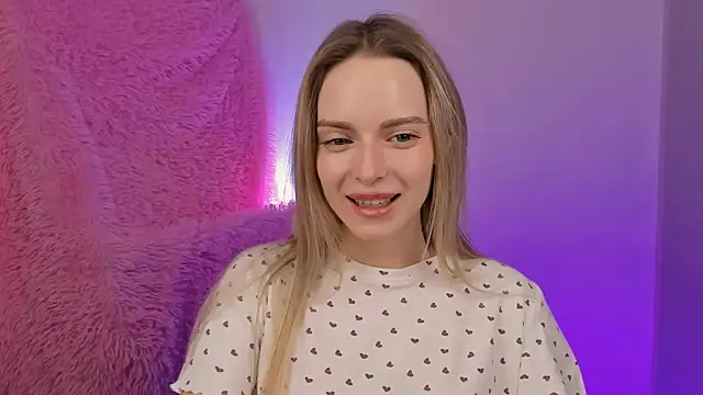 JuliaBrewwer online show from October 2, 2025, 4:58 pm