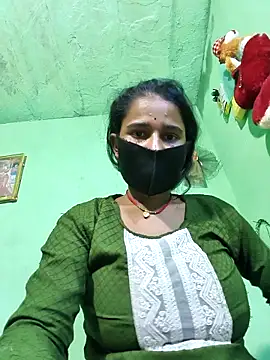 PIHU999 online show from November 6, 2025, 2:07 pm