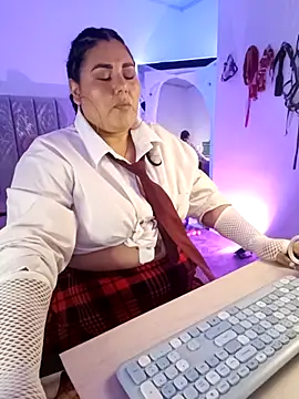 Snapshot of AndreaKinky chatting on October 29, 2025, 8:38 am AndreaKinky online show from October 29, 2025, 8:38 am