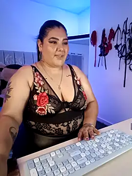 Snapshot of AndreaKinky chatting on November 12, 2025, 8:15 am AndreaKinky online show from November 12, 2025, 8:15 am