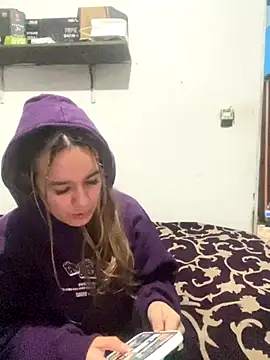 tetutamy online show from November 18, 2025, 2:28 am