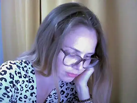 Snapshot of SEA_Dream chatting on September 24, 2025, 3:15 pm SEA Dream online show from September 24, 2025, 3:15 pm