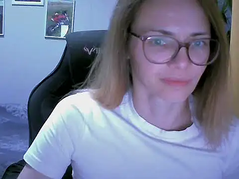 Snapshot of SEA_Dream chatting on October 5, 2025, 1:42 pm SEA Dream online show from October 5, 2025, 1:42 pm