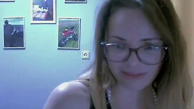 Snapshot of SEA_Dream chatting on November 23, 2025, 3:45 pm SEA Dream online show from November 23, 2025, 3:45 pm