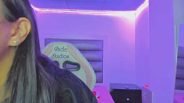 Andrea brunnette online show from November 12, 2025, 12:38 pm