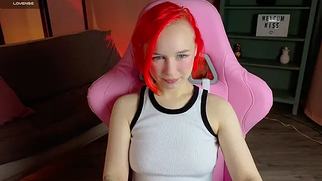 NaomiYoru online show from October 2, 2025, 8:27 pm