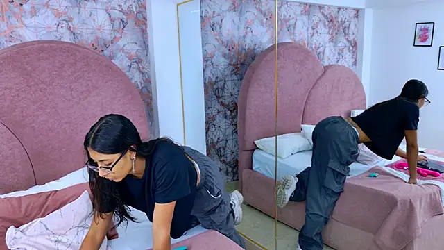 Snapshot of RavenGloomy chatting on October 31, 2025, 7:59 pm RavenGloomy online show from October 31, 2025, 7:59 pm