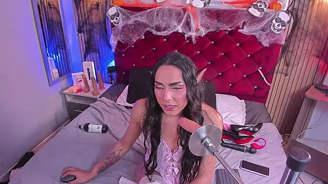 Snapshot of Megan_Rodriguez chatting on October 28, 2025, 9:02 am Megan Rodriguez online show from October 28, 2025, 9:02 am