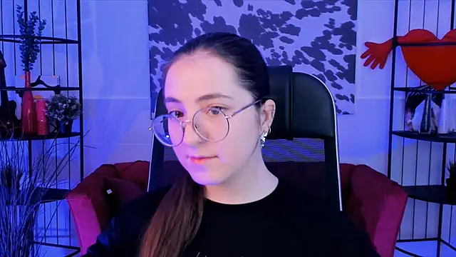 VirtuallVoyant online show from September 24, 2025, 4:16 am