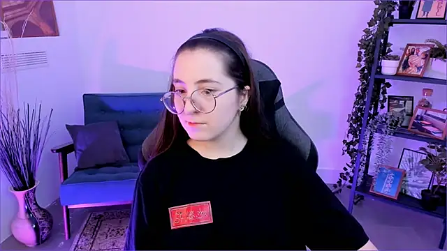 VirtuallVoyant online show from September 30, 2025, 5:01 am