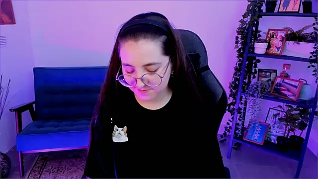 VirtuallVoyant online show from October 1, 2025, 4:29 am