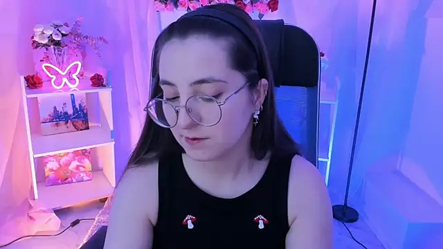 VirtuallVoyant online show from October 21, 2025, 4:46 am