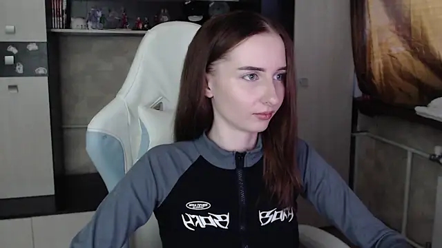 Snapshot of Cutti_Crystal chatting on November 4, 2025, 3:05 am Cutti Crystal online show from November 4, 2025, 3:05 am