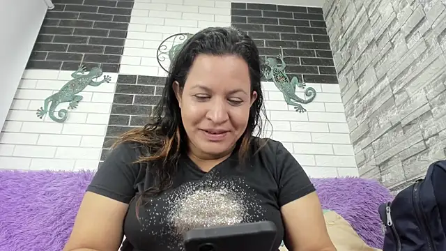Snapshot of Sandra_Milf_love chatting on September 18, 2025, 3:08 am Sandra Milf love online show from September 18, 2025, 3:08 am