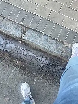 Snapshot of kamo012000 chatting on October 10, 2025, 7:51 am kamo012000 online show from October 10, 2025, 7:51 am