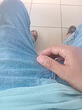 Snapshot of svvagesexyy chatting on September 18, 2025, 7:43 am svvagesexyy online show from September 18, 2025, 7:43 am