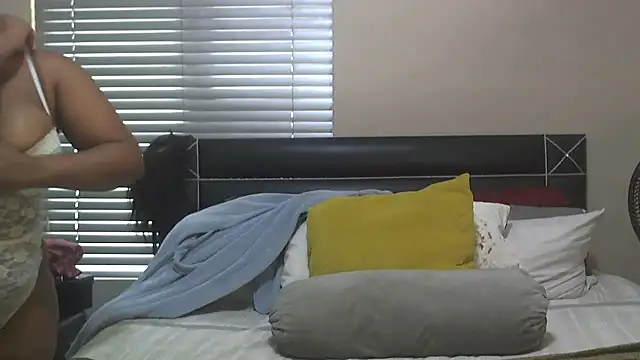 Snapshot of SweetBerryBliss chatting on November 17, 2025, 7:47 am SweetBerryBliss online show from November 17, 2025, 7:47 am