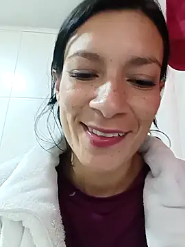 Snapshot of kim_lebanon chatting on November 9, 2025, 7:34 pm kim lebanon online show from November 9, 2025, 7:34 pm