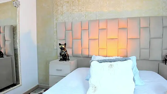 Snapshot of cloesummerr_ chatting on November 8, 2025, 1:33 pm cloesummerr online show from November 8, 2025, 1:33 pm