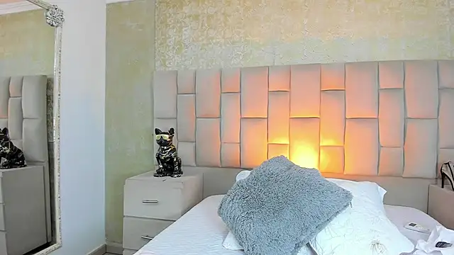 Snapshot of cloesummerr_ chatting on November 25, 2025, 1:22 pm cloesummerr online show from November 25, 2025, 1:22 pm