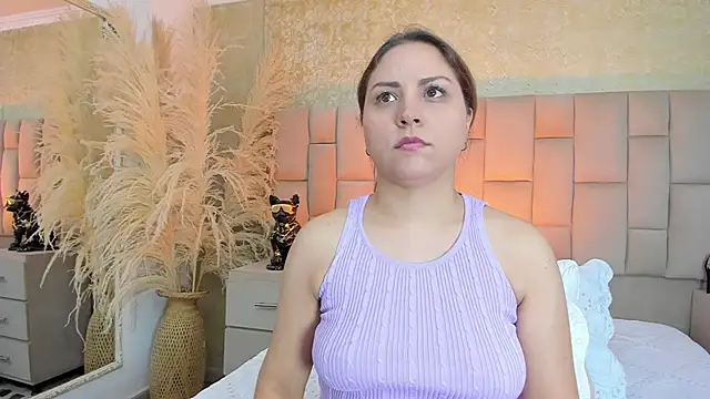 Snapshot of cloesummerr_ chatting on December 5, 2025, 12:47 pm cloesummerr online show from December 5, 2025, 12:47 pm